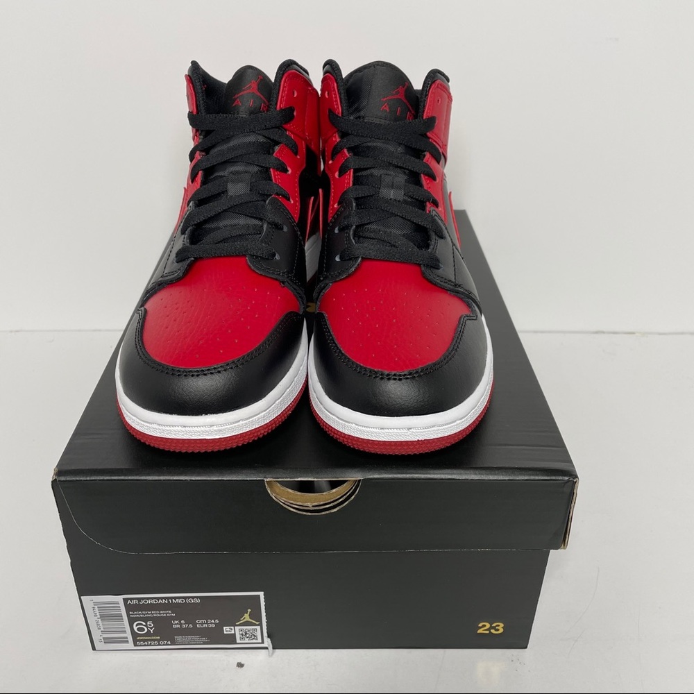 Nike Air Jordan 1 Retro Mid Banned “Bred” NEW - Picture 2 of 4